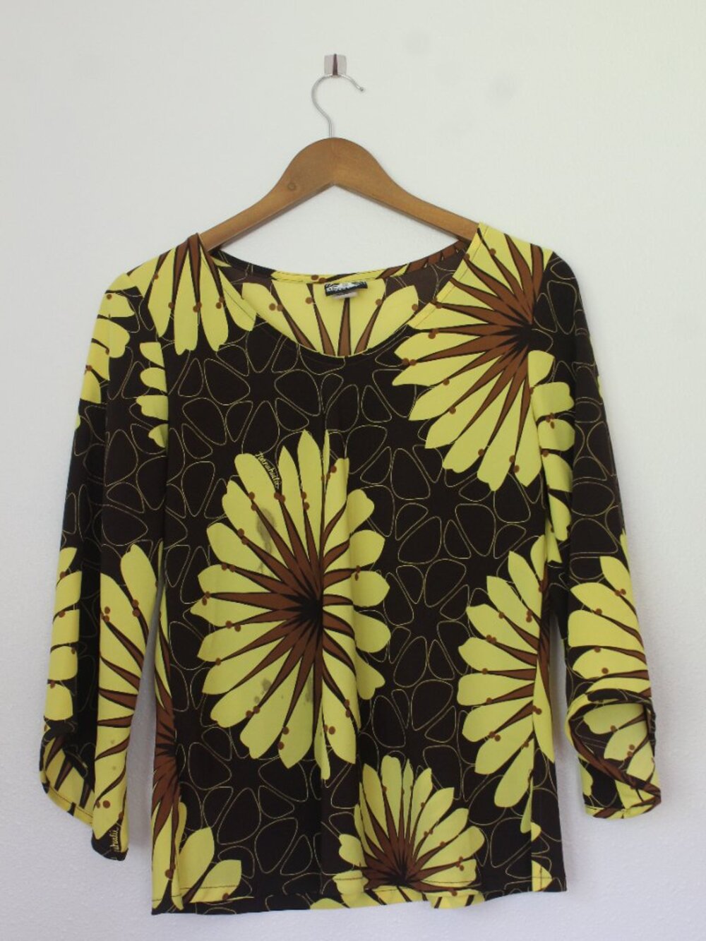 Manuheali'i blouse size Medium